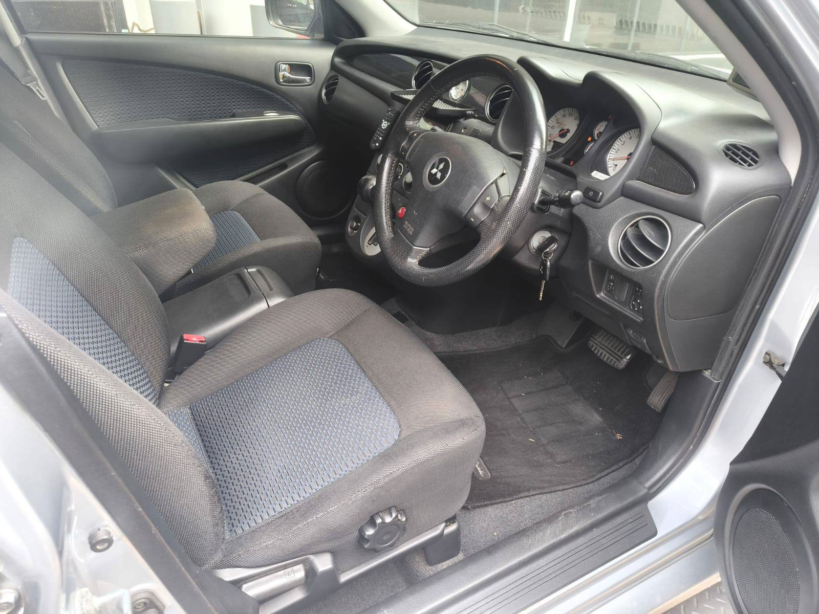 Mitsubishi-Airtrek-Turbo-R-Scrap-5