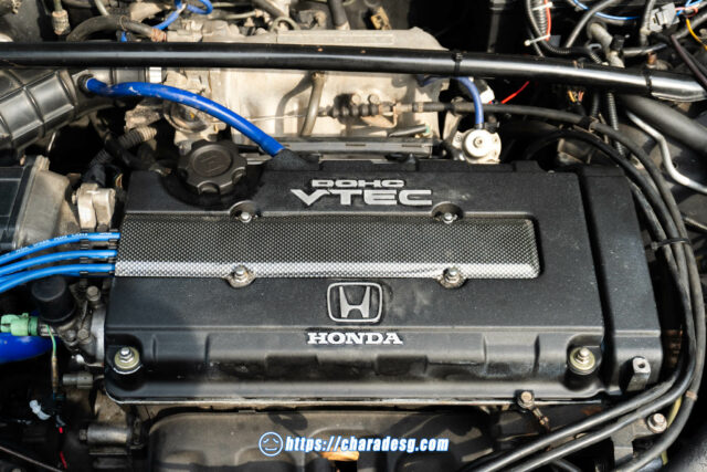 Feriko: Painting my valve cover